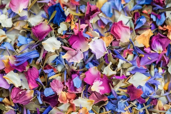 Dried flower confetti