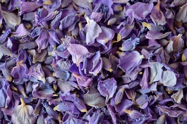 Dried flower confetti