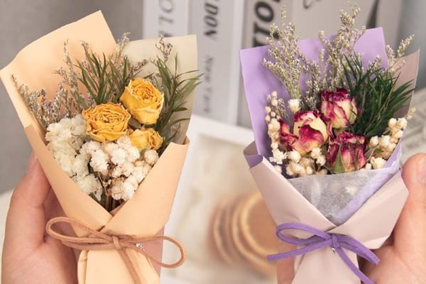 Mini dried flower bouquet