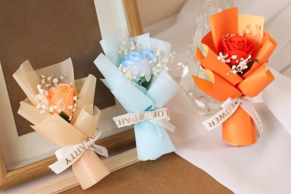 Mini dried flower bouquet